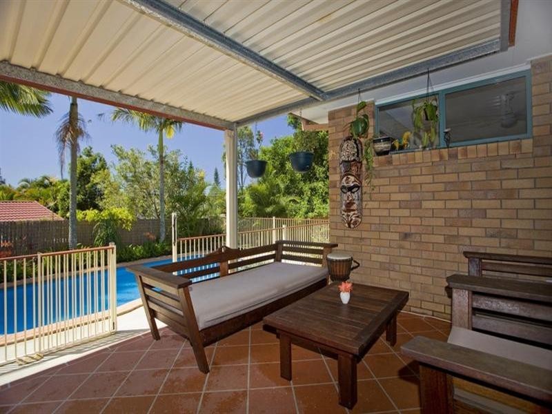 9 Paddington Drive, Carrara QLD 4211
