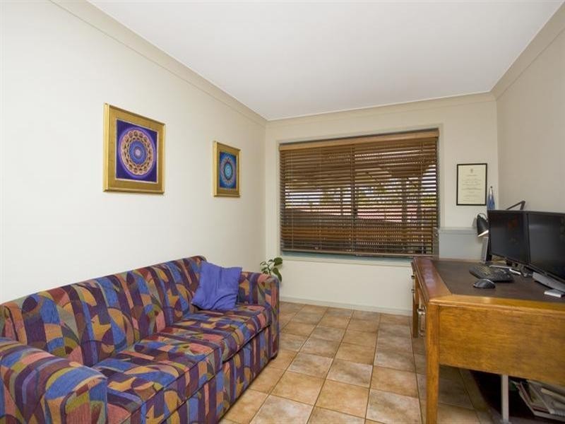 9 Paddington Drive, Carrara QLD 4211