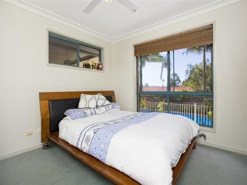 9 Paddington Drive, Carrara QLD 4211