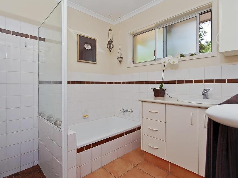 12 Warrungen Way, Ashmore QLD 4214