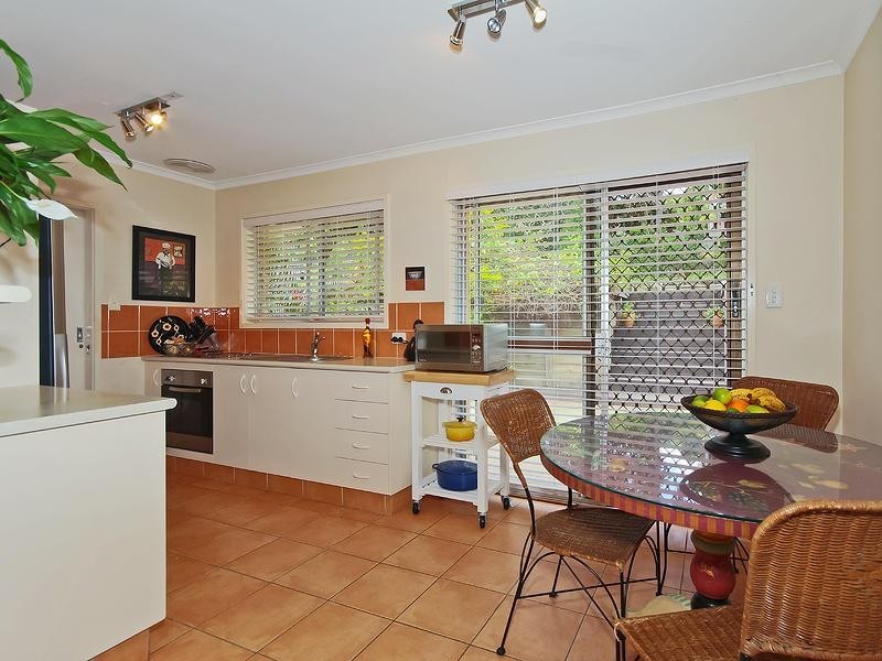 12 Warrungen Way, Ashmore QLD 4214