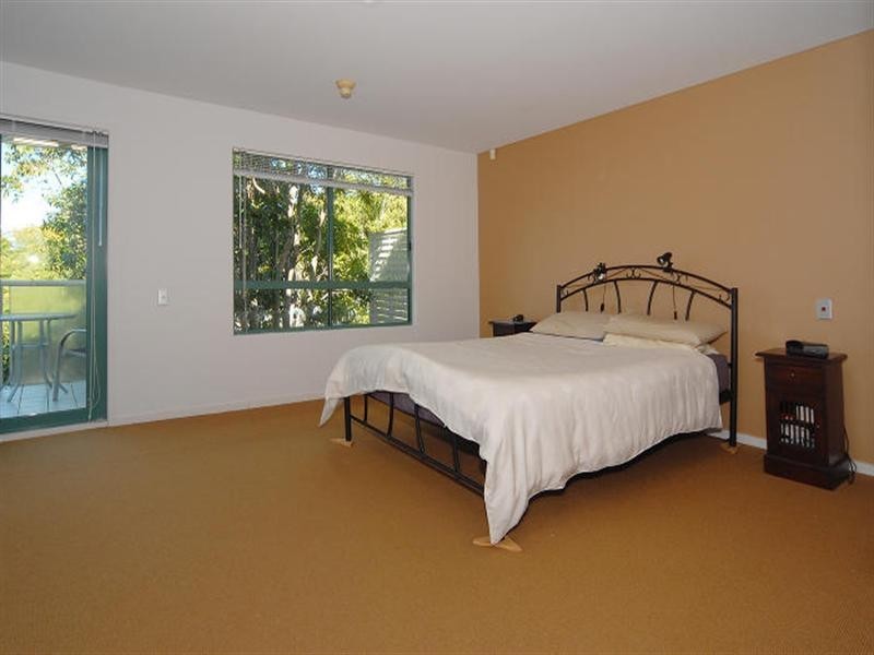 1126 Spring Terraces.  Royal Pines.  Ross Street, Benowa QLD 4217