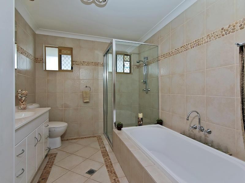 34 Kerria Crescent, Ashmore QLD 4214