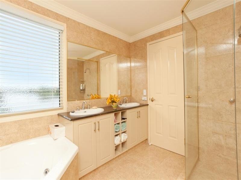 2A Ben Lexcen Place, Robina QLD 4226