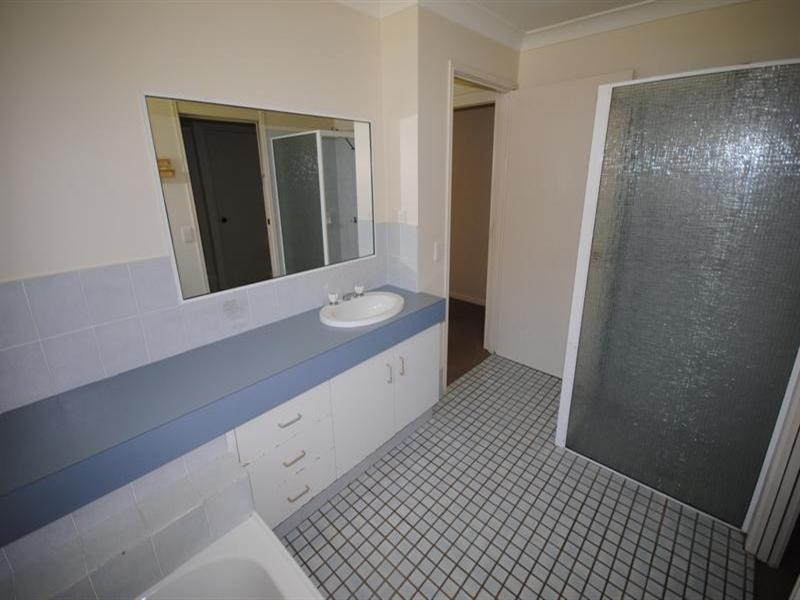 225 Discovery Drive, Helensvale QLD 4212