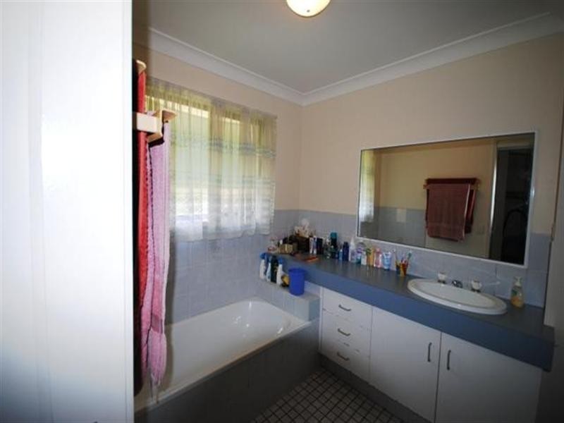 225 Discovery Drive, Helensvale QLD 4212