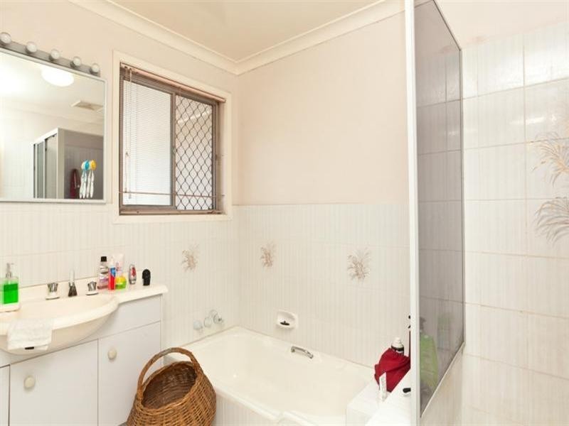 29 St Andrews Avenue, Isle Of Capri QLD 4217