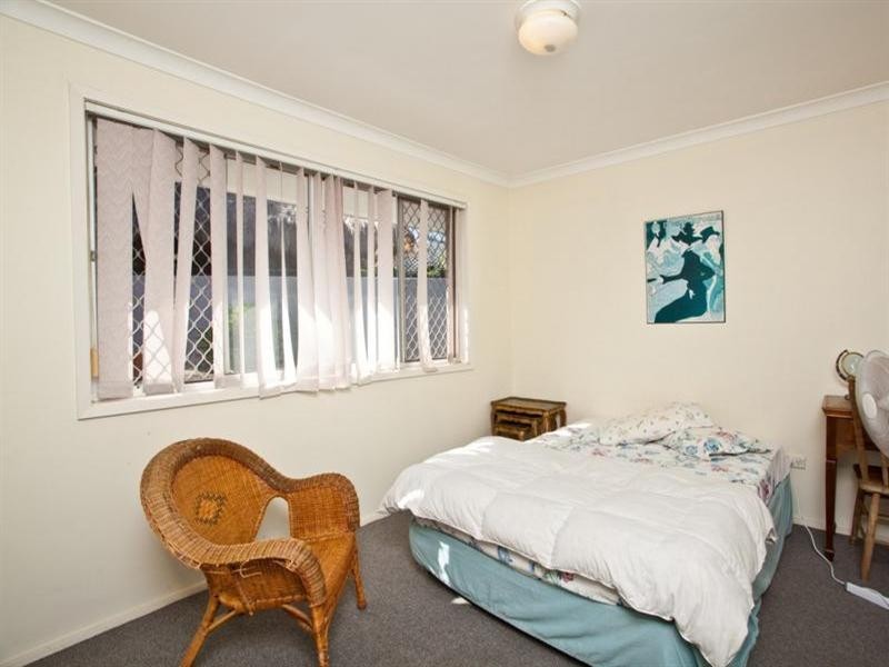 29 St Andrews Avenue, Isle Of Capri QLD 4217