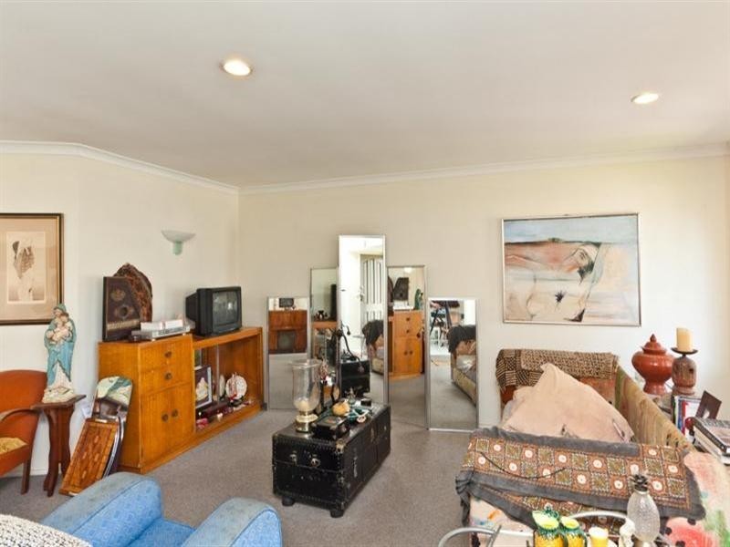 29 St Andrews Avenue, Isle Of Capri QLD 4217