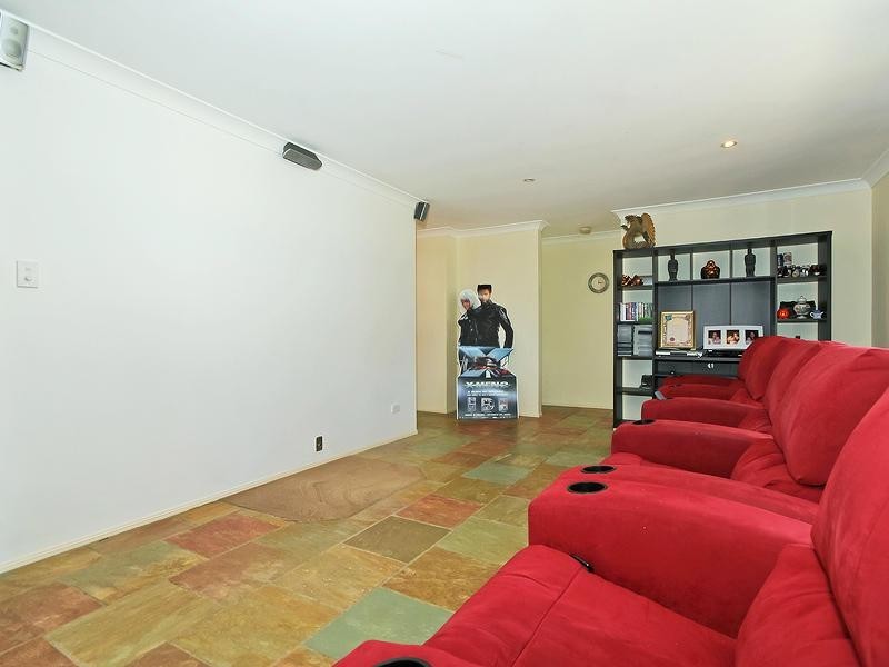 2 Ramada Place, Highland Park QLD 4211