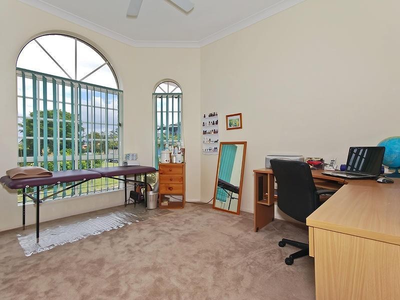 2 Ramada Place, Highland Park QLD 4211