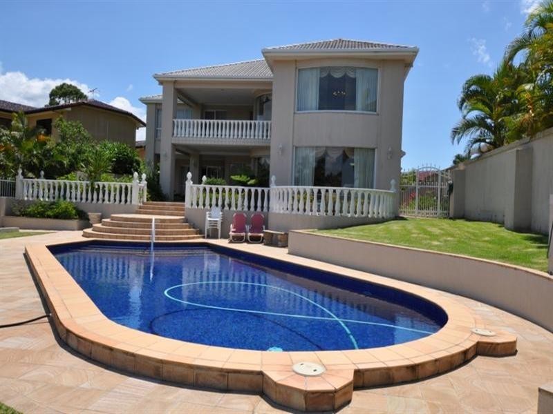 6 Rowes Court, Sorrento QLD 4217