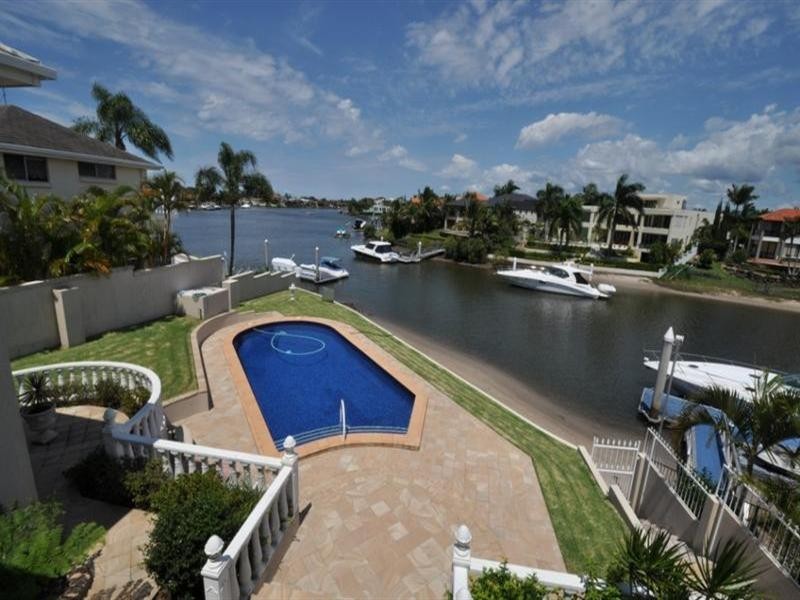 6 Rowes Court, Sorrento QLD 4217