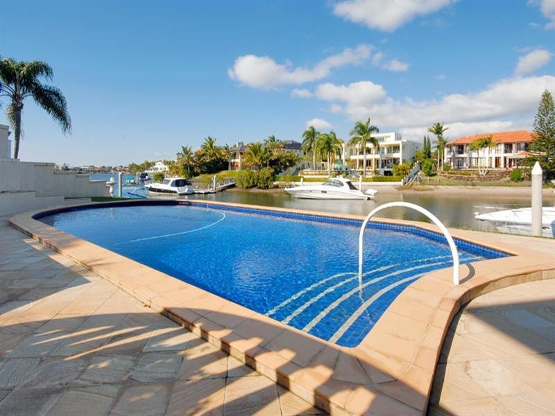 6 Rowes Court, Sorrento QLD 4217