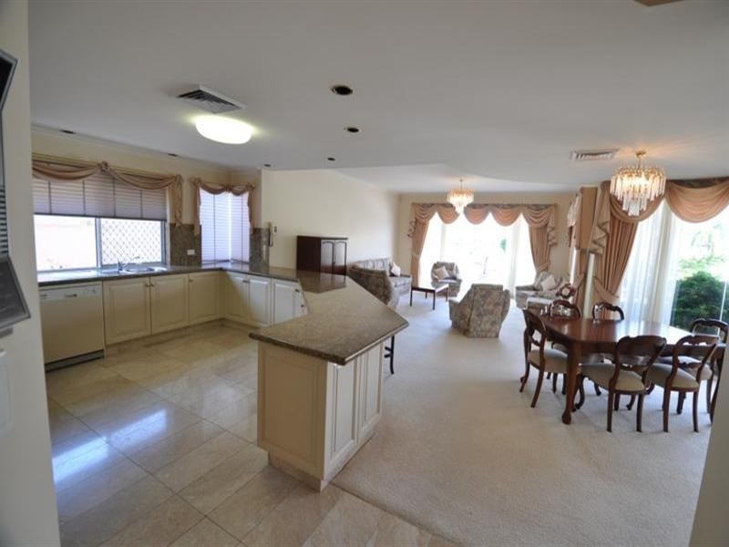 6 Rowes Court, Sorrento QLD 4217