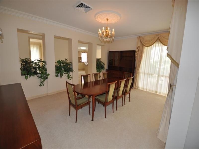 6 Rowes Court, Sorrento QLD 4217