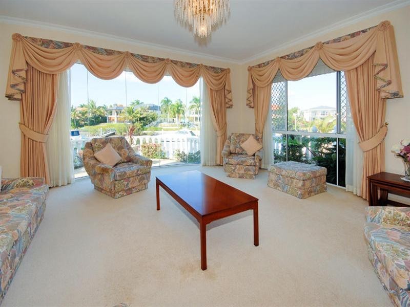 6 Rowes Court, Sorrento QLD 4217