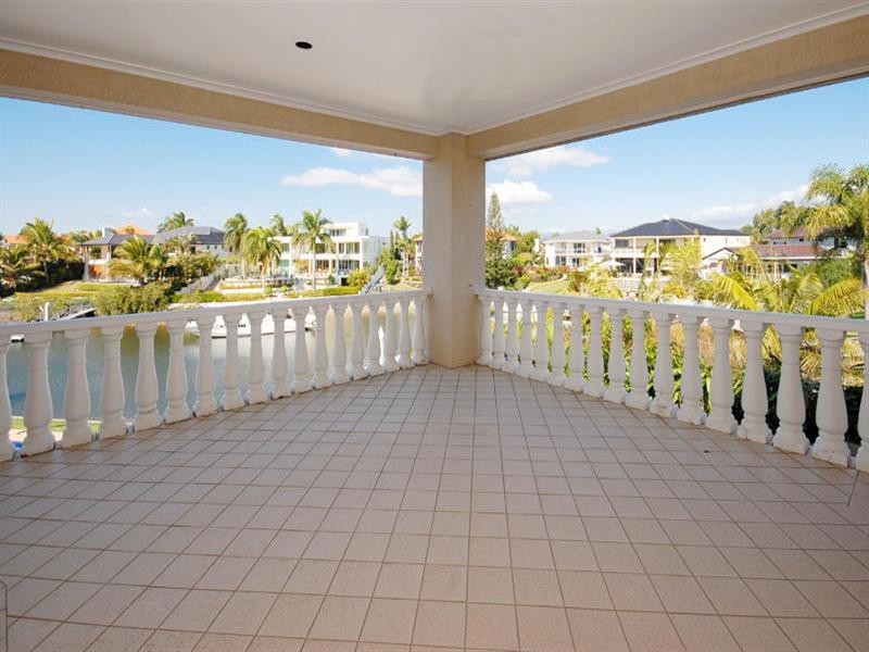 6 Rowes Court, Sorrento QLD 4217