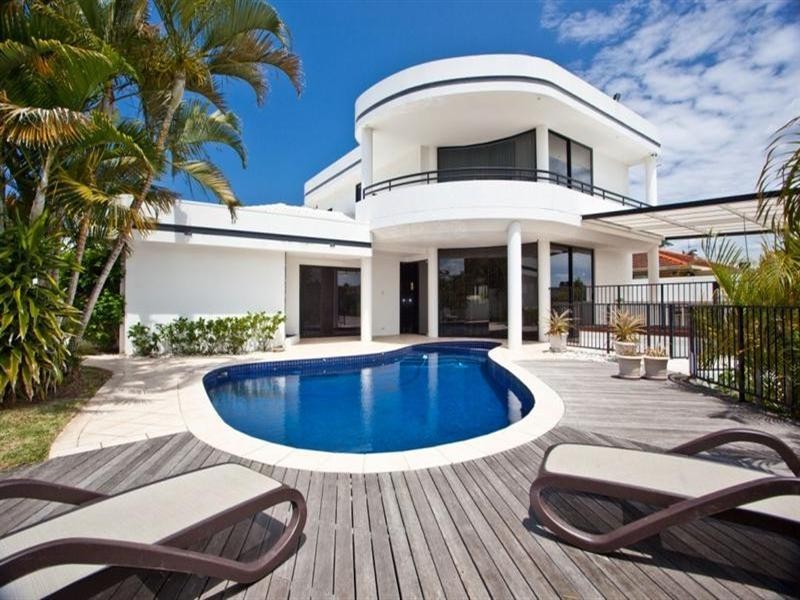 114 Campbell Street, Sorrento QLD 4217