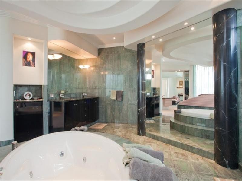 114 Campbell Street, Sorrento QLD 4217