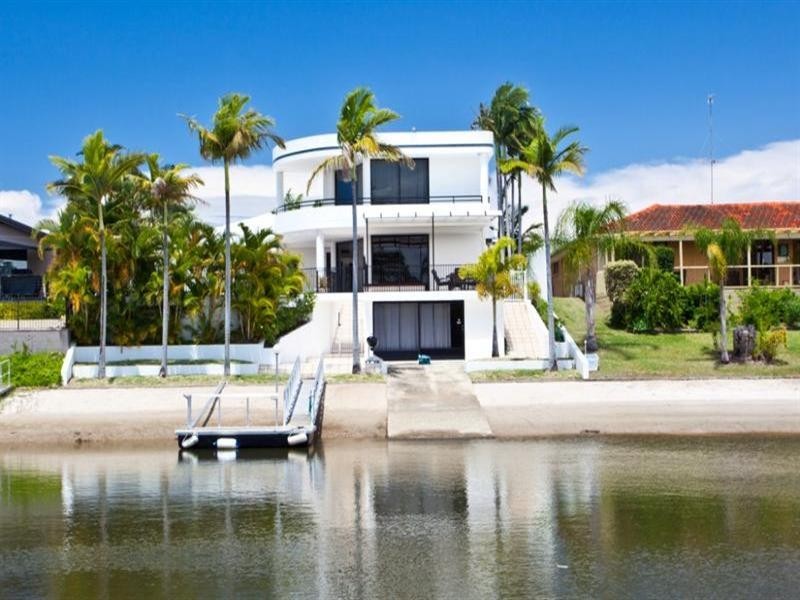 114 Campbell Street, Sorrento QLD 4217