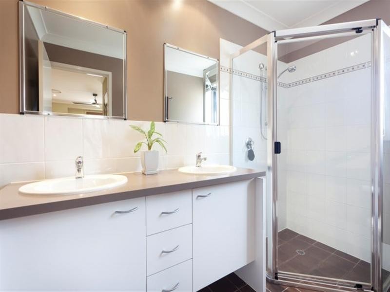 27 Casuarina Drive, Molendinar QLD 4214