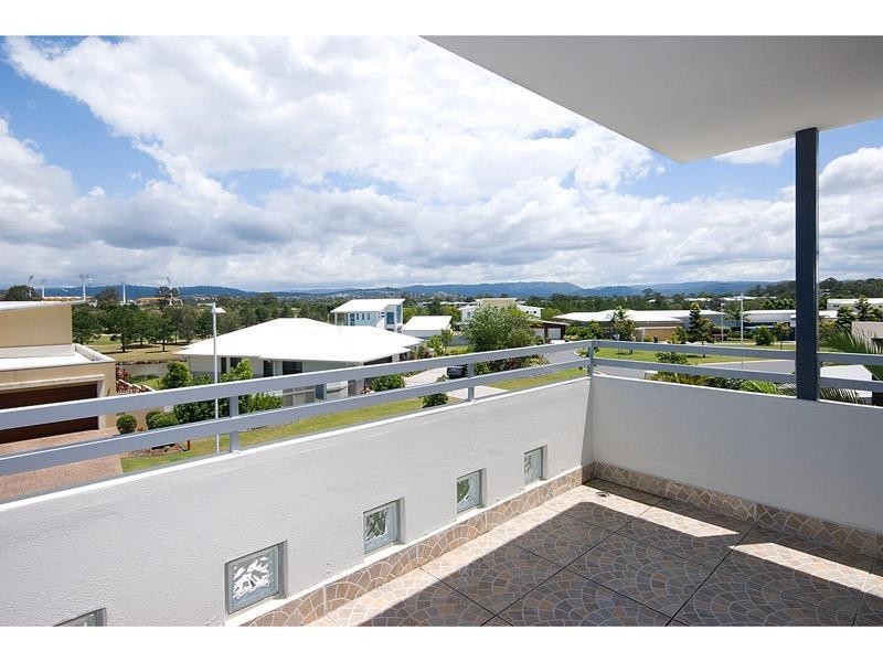 1011A & B Lakeview Terrace.  Royal Pines Riverside., Benowa QLD 4217