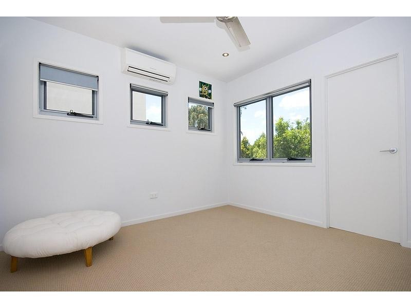 1011A & B Lakeview Terrace.  Royal Pines Riverside., Benowa QLD 4217