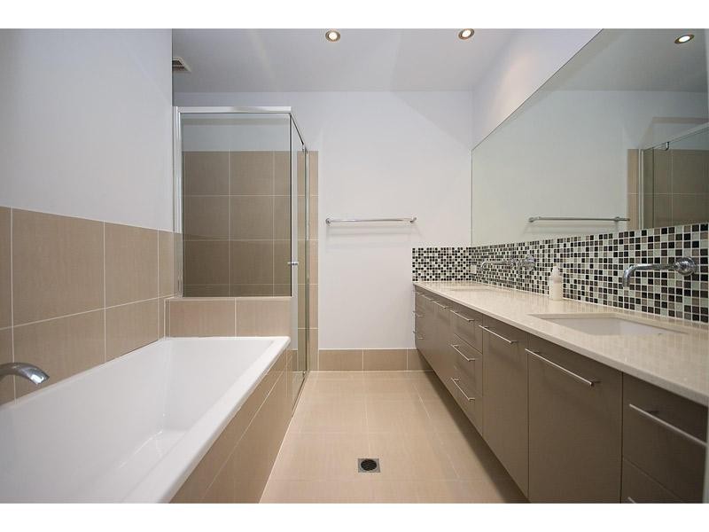 1011A & B Lakeview Terrace.  Royal Pines Riverside., Benowa QLD 4217