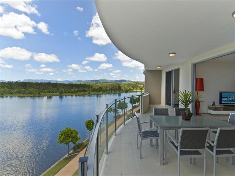 10 Quay Views.  1 Emerald Islands Drive, Carrara QLD 4211
