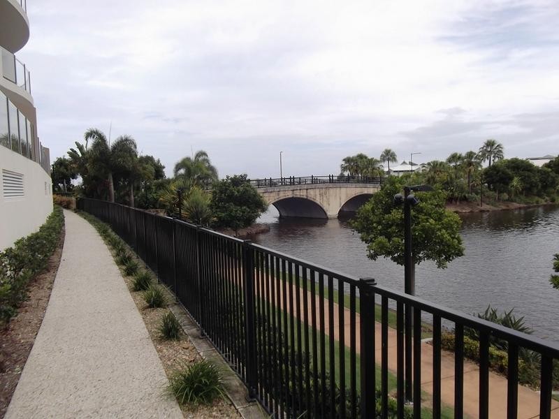 14 Quay Views. Emerald Islands Drive, Carrara QLD 4211