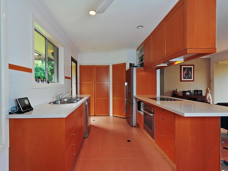 93 Monaco Street, Broadbeach Waters QLD 4218