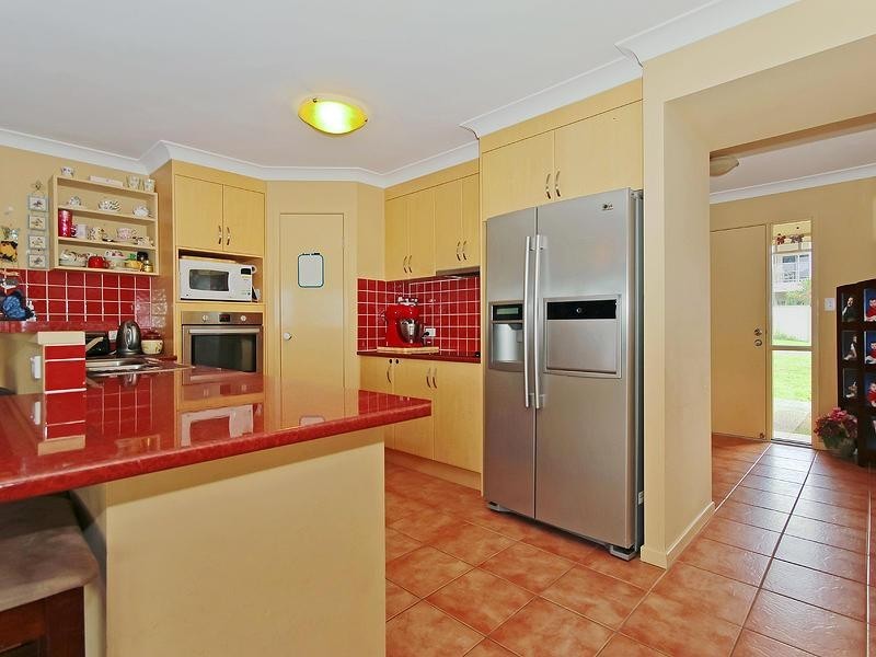 43 Zane Street, Molendinar QLD 4214