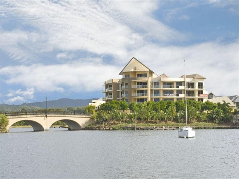 8 Quay Views. Emerald Islands Drive, Carrara QLD 4211