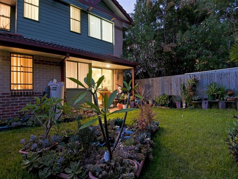 27 Bishops Landing. 18 Batchworth Road, Molendinar QLD 4214