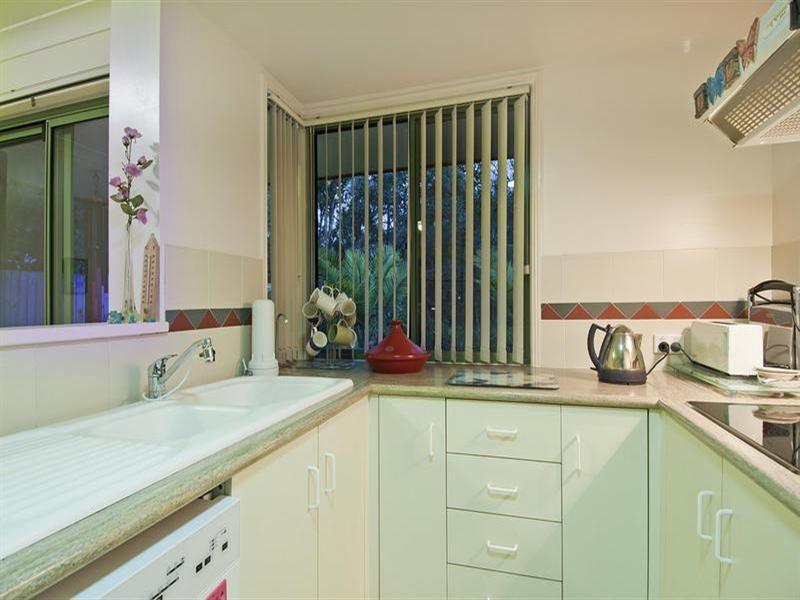 27 Bishops Landing. 18 Batchworth Road, Molendinar QLD 4214