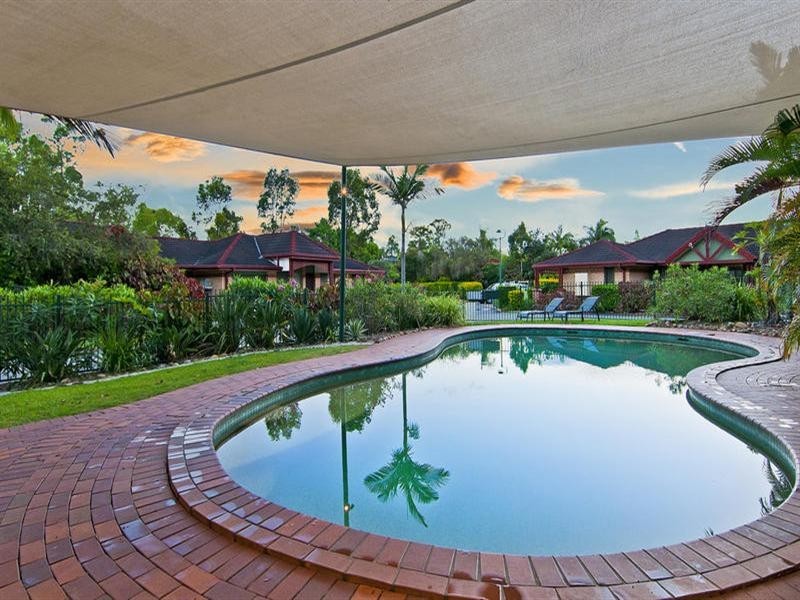 27 Bishops Landing. 18 Batchworth Road, Molendinar QLD 4214