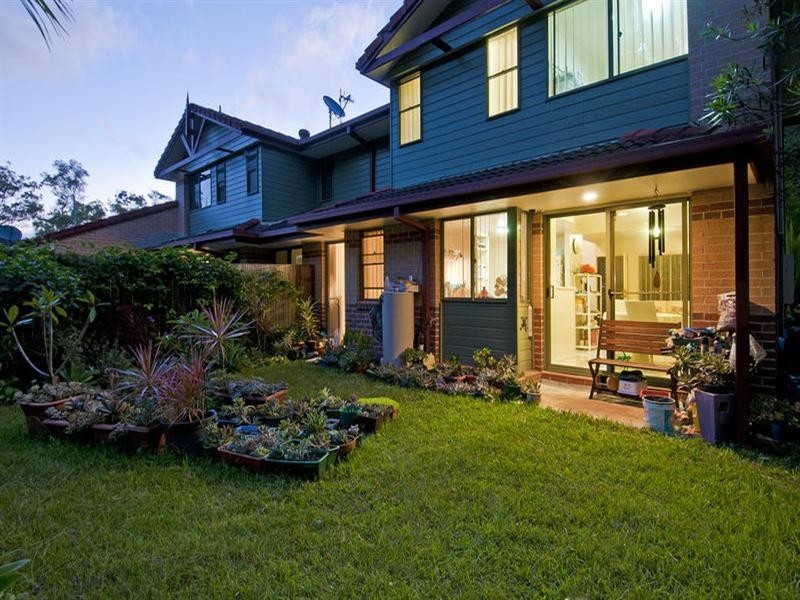 27 Bishops Landing. 18 Batchworth Road, Molendinar QLD 4214