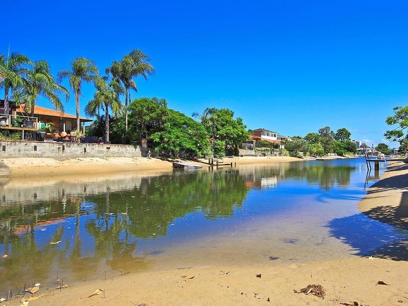 2 Summerland Key, Broadbeach Waters QLD 4218