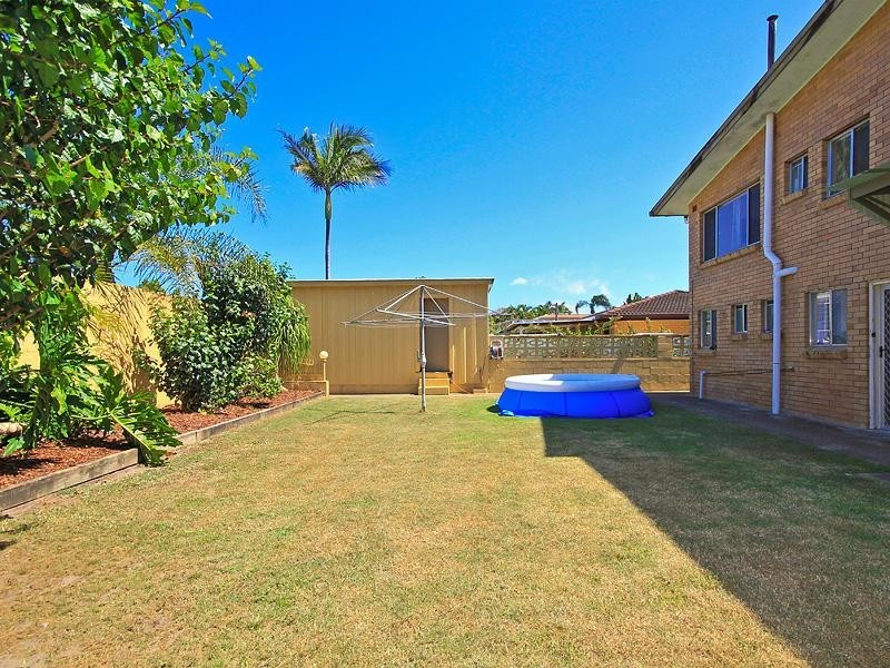 2 Summerland Key, Broadbeach Waters QLD 4218