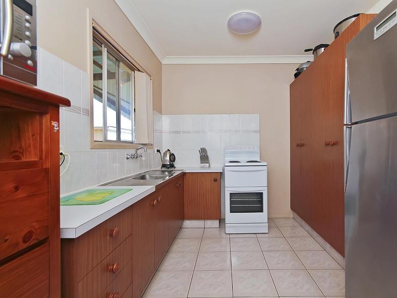 2 Summerland Key, Broadbeach Waters QLD 4218