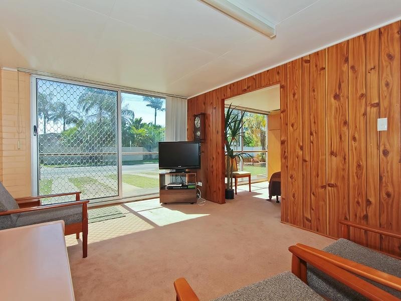 2 Summerland Key, Broadbeach Waters QLD 4218