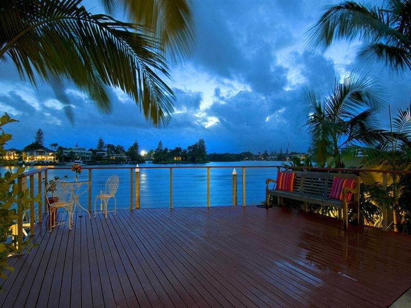 2/6 Sunset Boulevard, Surfers Paradise QLD 4217