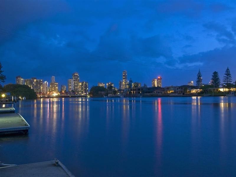 2/6 Sunset Boulevard, Surfers Paradise QLD 4217