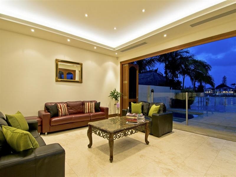 2/6 Sunset Boulevard, Surfers Paradise QLD 4217