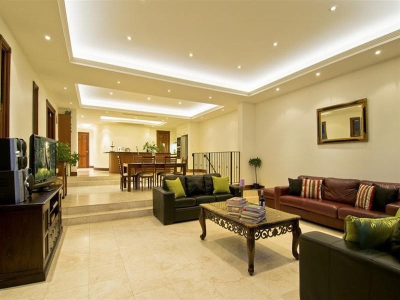 2/6 Sunset Boulevard, Surfers Paradise QLD 4217