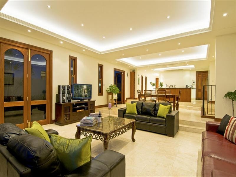 2/6 Sunset Boulevard, Surfers Paradise QLD 4217