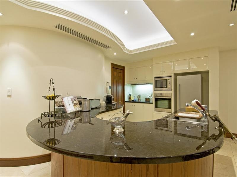 2/6 Sunset Boulevard, Surfers Paradise QLD 4217