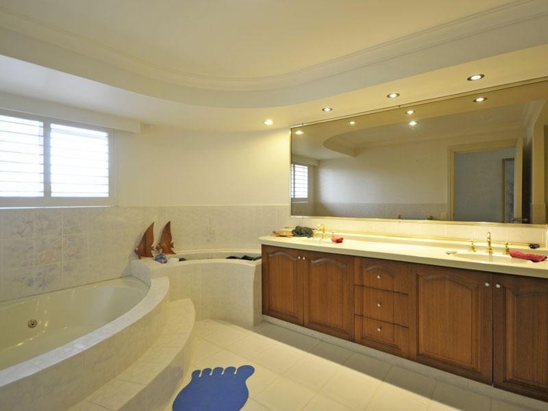 15 Marseille Court, Sorrento QLD 4217