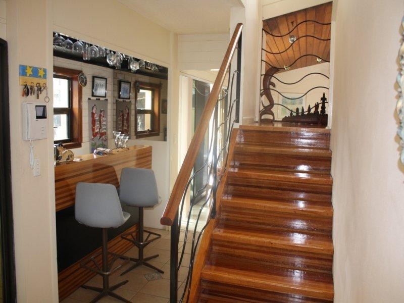 13 Beverley Crescent, Broadbeach Waters QLD 4218